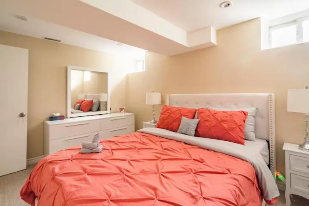 アパート トロントCharming 2-Bdr Apt, Private Entrance, Self Check-Inアパートメント